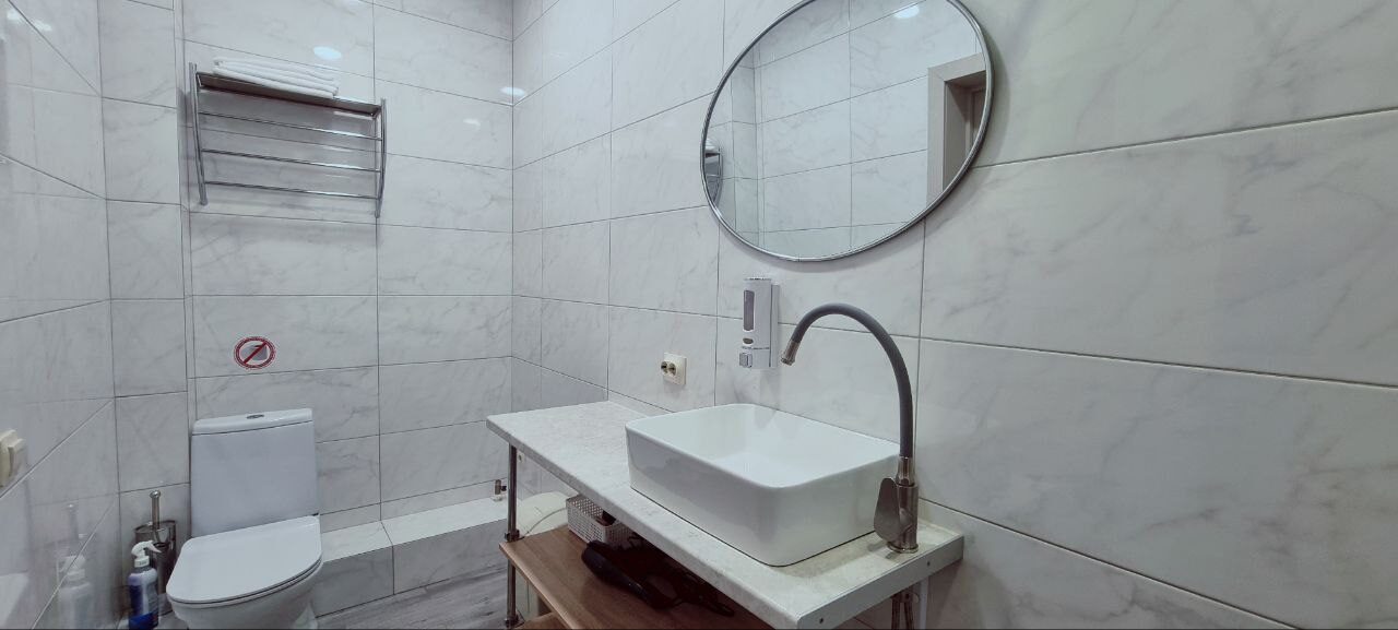 House 1 — Ground-floor bathroom